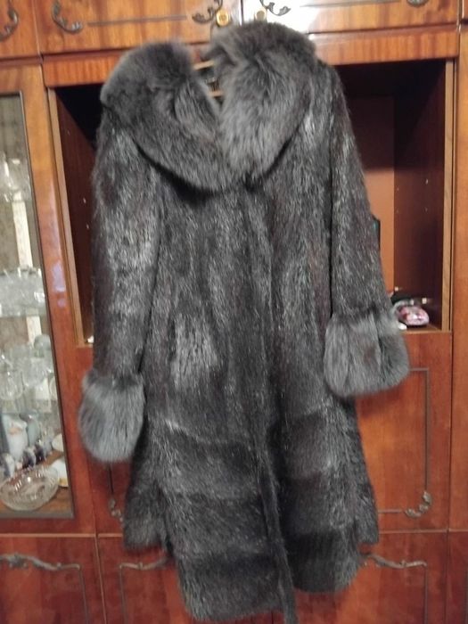 Продам Шубу из нутрии
