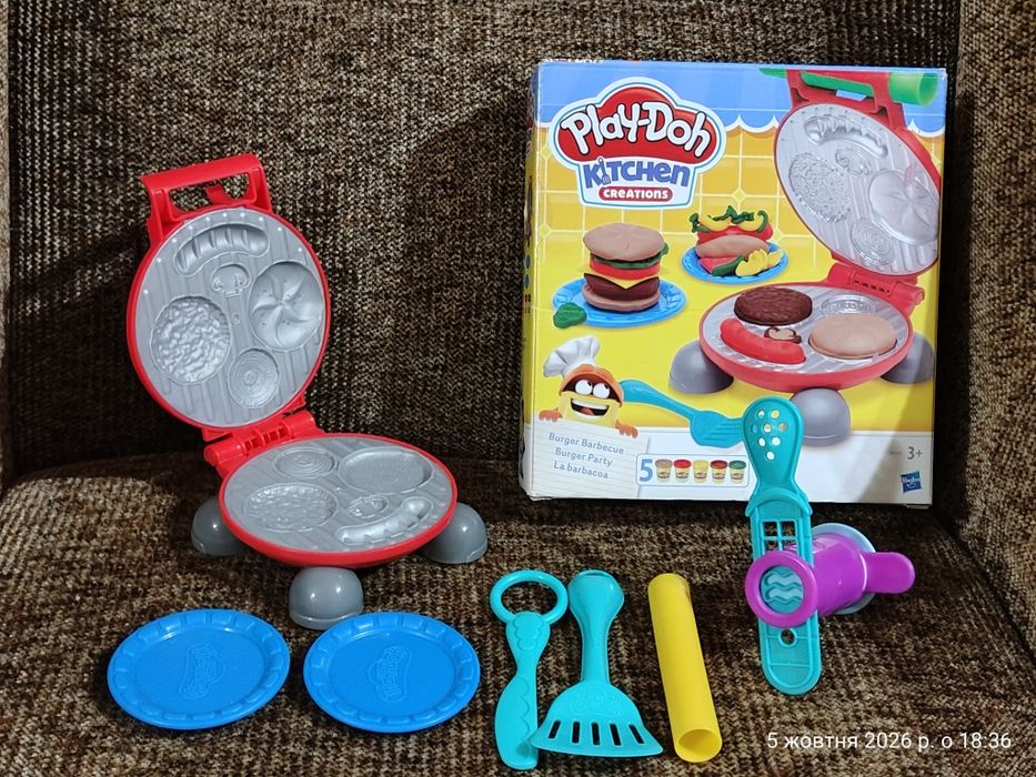 Ігровий набір для ліплення play-doh готуємо локшину, макаронна фабрика