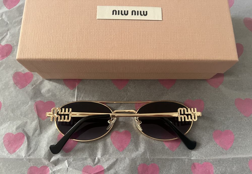 Okulary w stylu MIU MIU