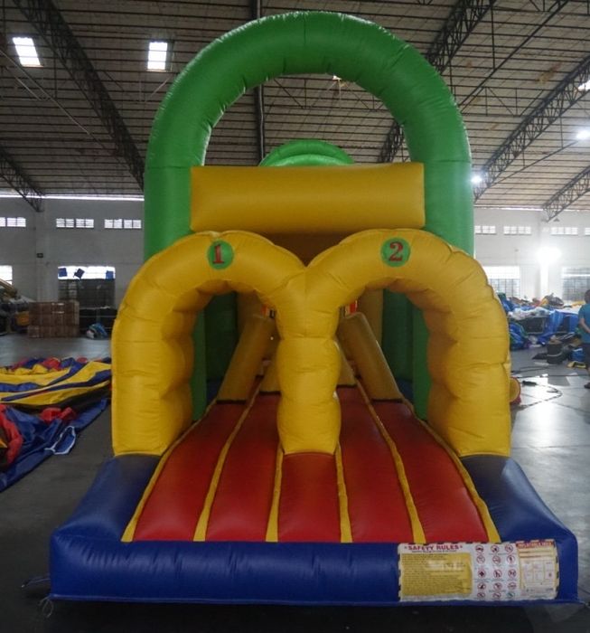Insuflável mega pista de obstáculos - PVC - novo