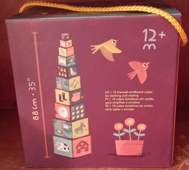 10 Cubes Farm marca Educare