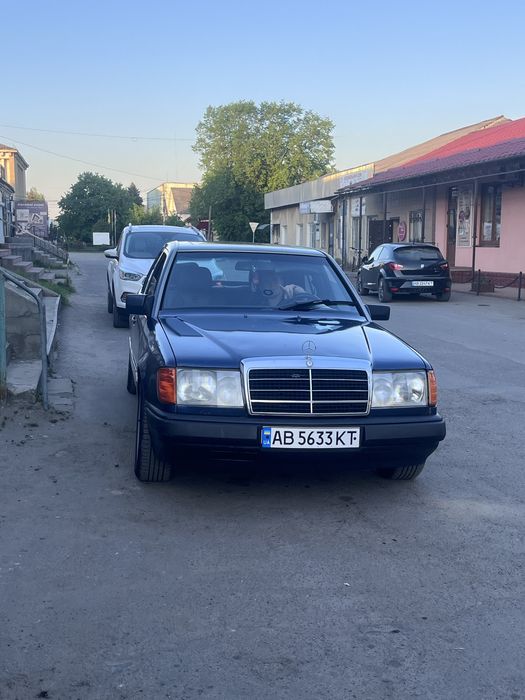 Продам мерсидес 124.2.2 бензин