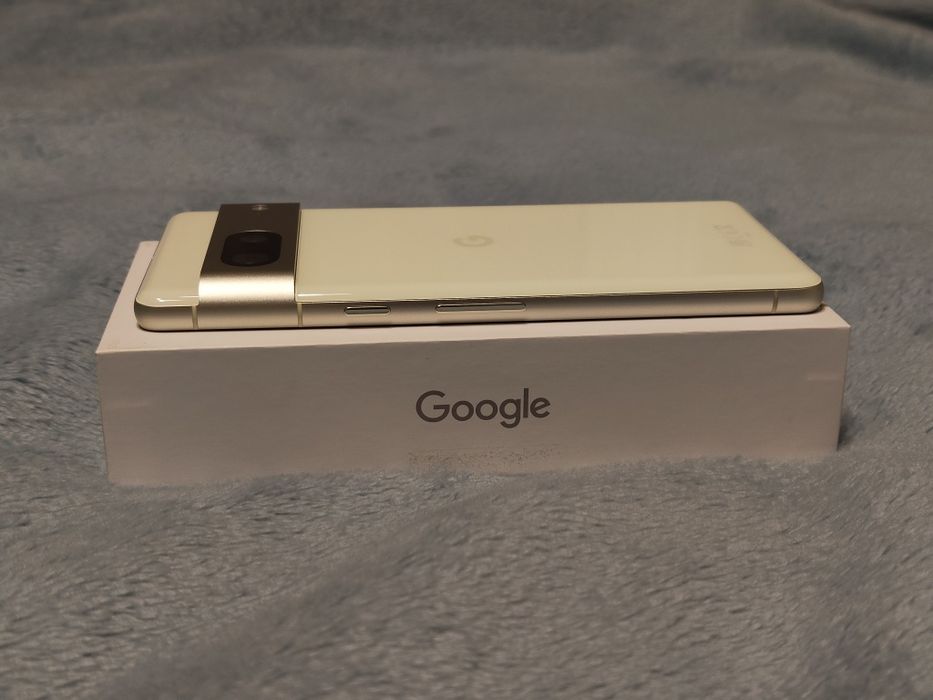 Pixel 7 256 GB Limegrass super stan, komplet + dwa etui, gwarancja
