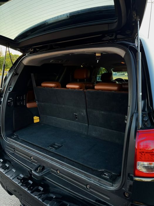 Продам Toyota Sequoia