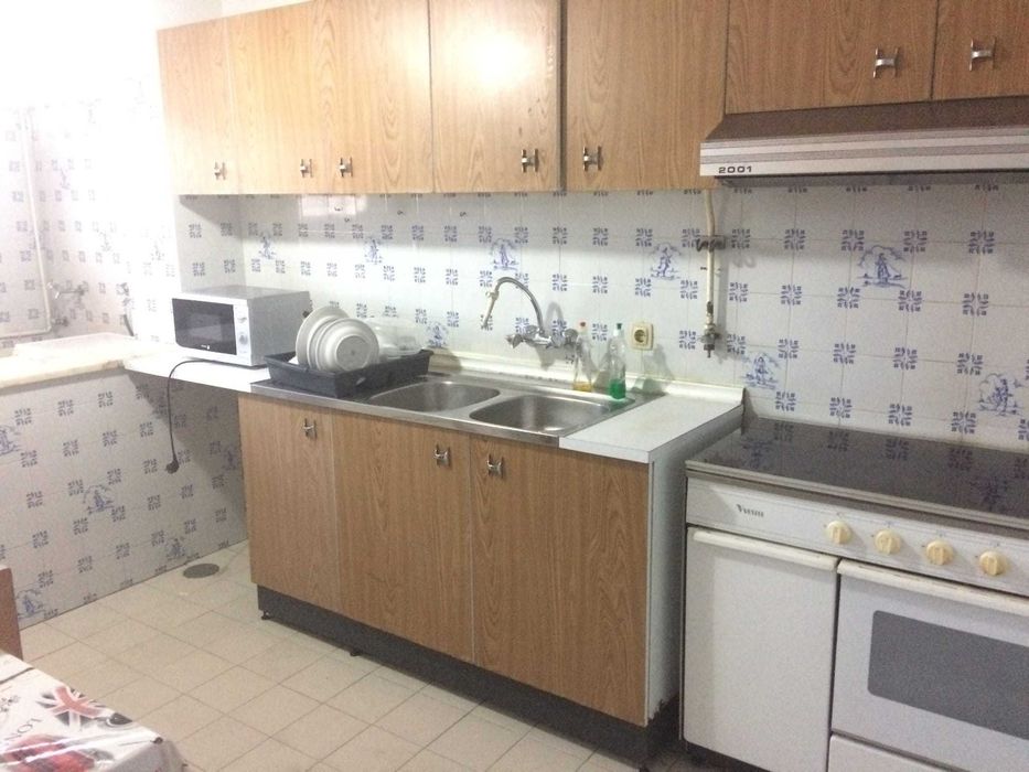 Quarto para arrendar a estudante - Quarto Luminoso e Mobilado (16m²) Rua General Humberto Delgado (Coimbra)