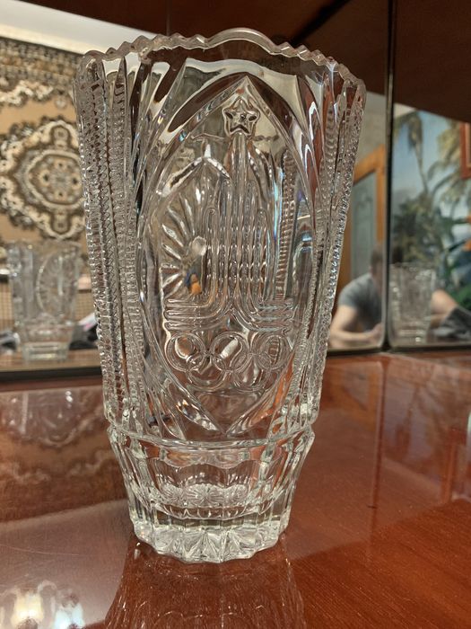 Ваза хрустальная коллекционная к олимпиаде 1980