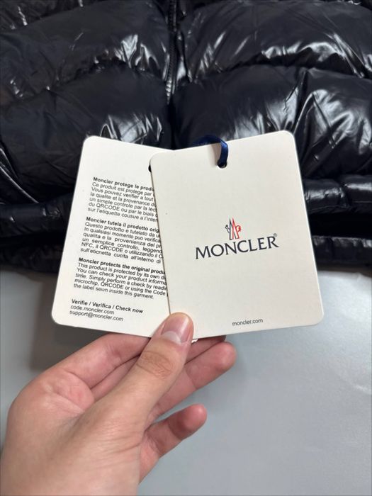 пуховик Moncler