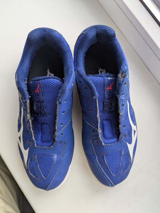 Волейбольні кросівки MIZUNO LIGHTNING star JUNIOR Z5