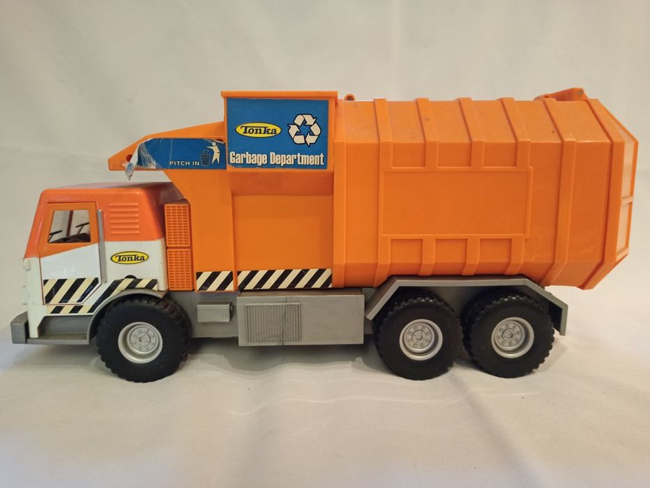 Грузовая машина Tonka оранжевого цвета, в отличном состоянии