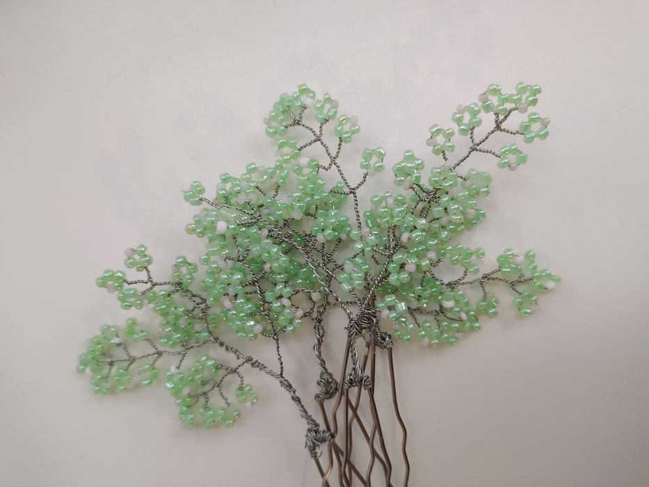 Гілочки з бісеру у волосся