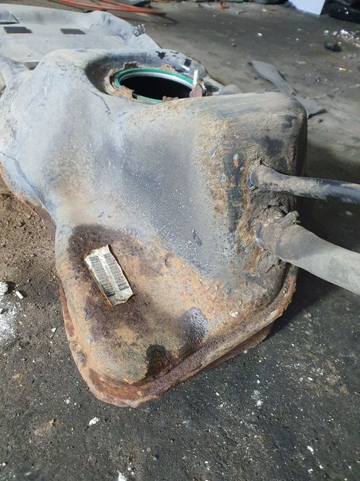 Паливний бак jeep grand cherokee wk1 3.0 бак джип