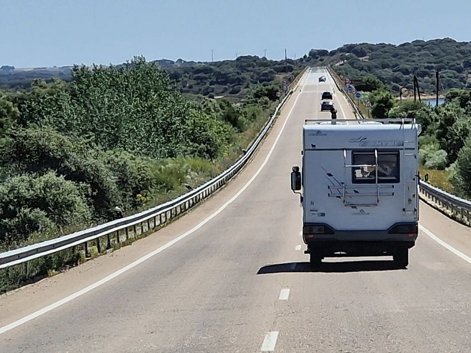 Hymer B544 (Fiat Ducato 2.5 Tdi cat 116cv ar condicionado) 6 lugares.