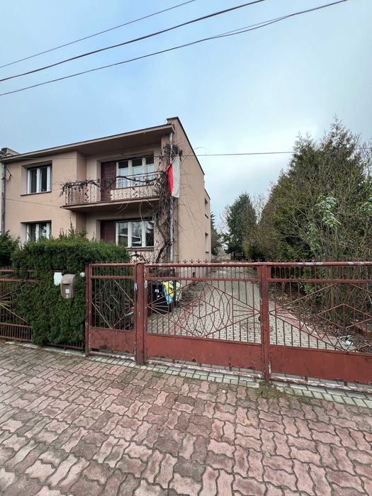 Dom jednorodzinny + budynek gospodarczy