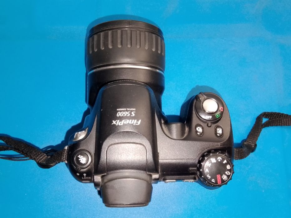 Фотоаппарат зум-компакт  Fujifilm finepix s5600