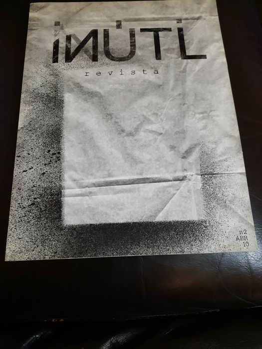 Revista  INÚTIL  edição 2010