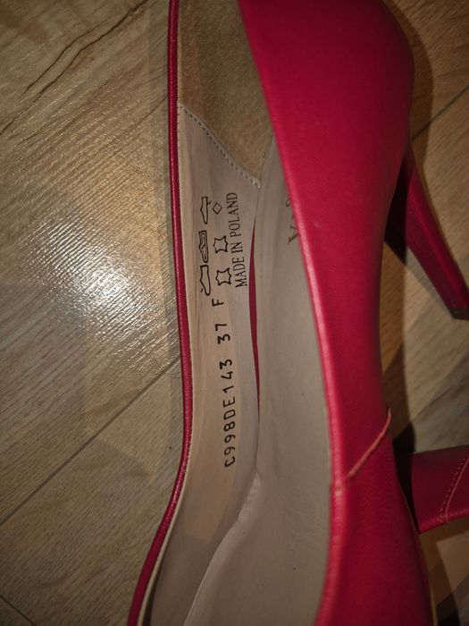 Czerwone szpilki - Ryłko