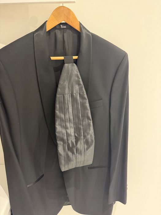 продам смокінг чорний класичний Voronin 54-56 р.