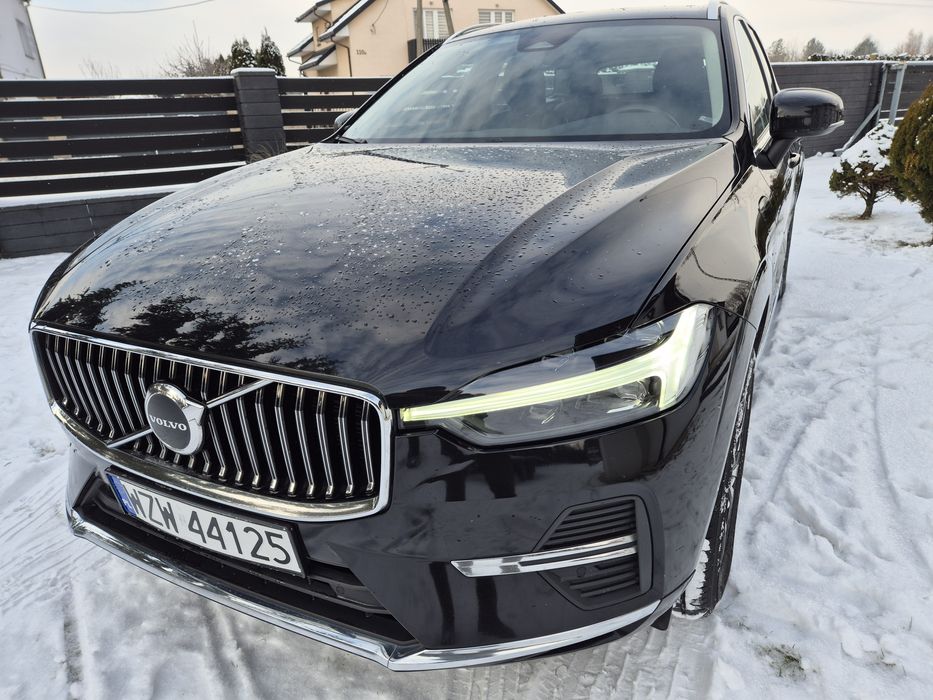 Volvo XC60 lift  2.0 T6 Recharge AWD chromy panorama vietual