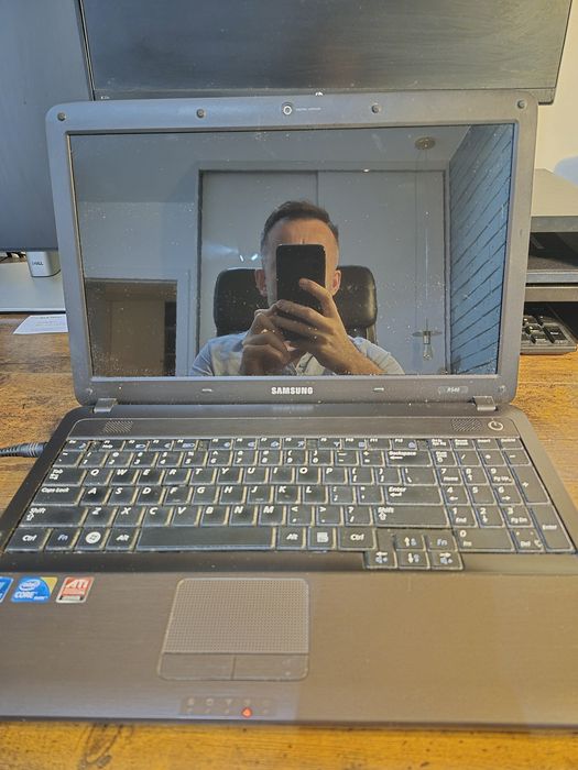 Laptop Samsung NP-R540
Laptop Samsung NP-R540