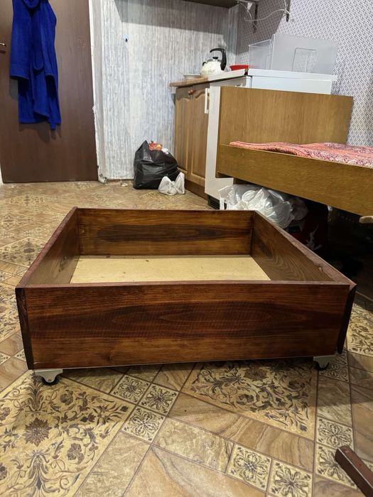 Тумба на колесах