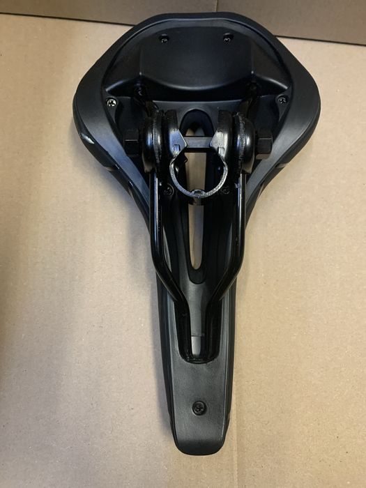 Siodełko rowerowe MTB cross poankowe memory foam czarne