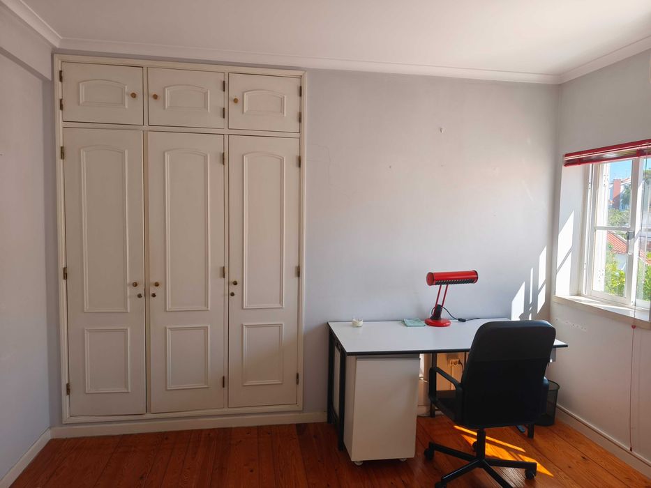 Excelente Quarto para arrendar numa moradia de 4 quartos