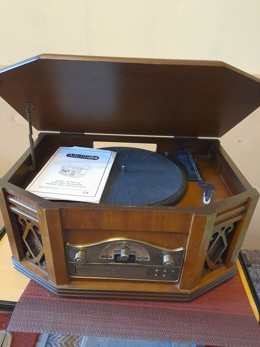 Radio odtwarzacz. Wielofunkcyjny odbionik.