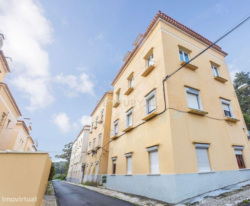 Apartamento remodelado T3+1 no Alvito, Lisboa