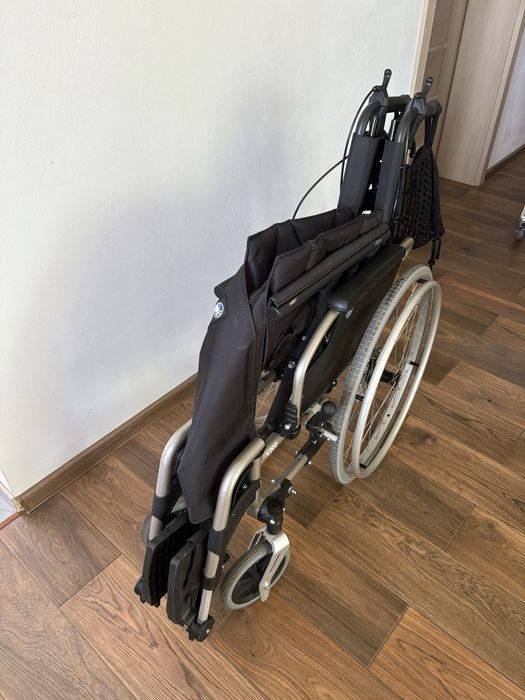 Składany wózek inwalidzki VERMEIREN V300