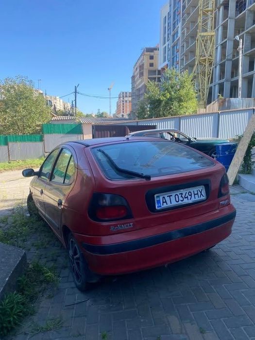 Рено меган 1 поколіня