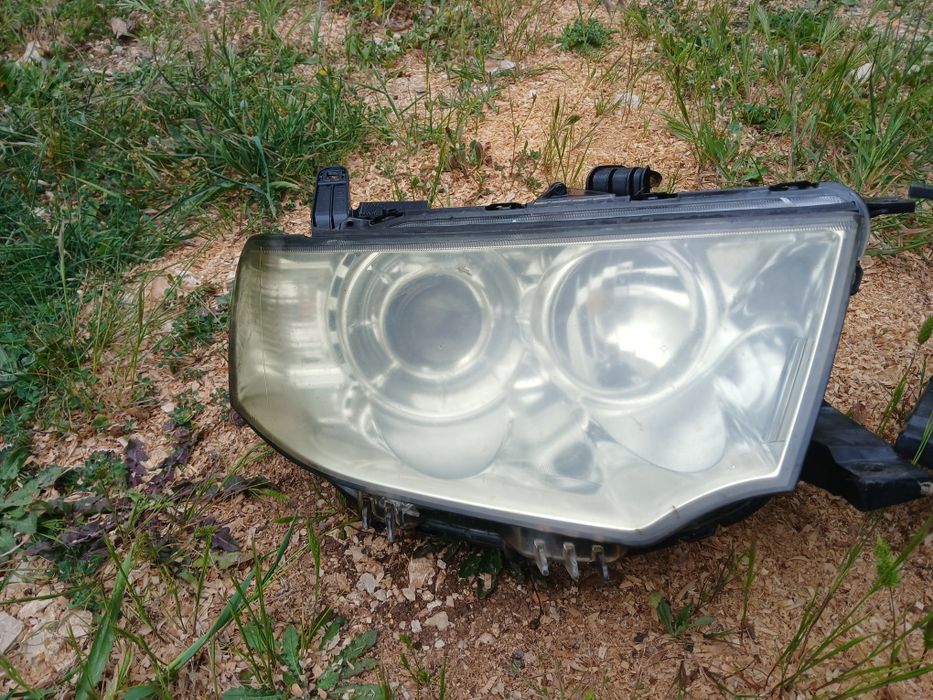 Faróis Mitsubishi L200