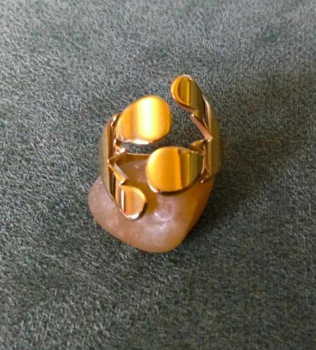 Anel Aço Dourado Abraço NOVO - Saldo