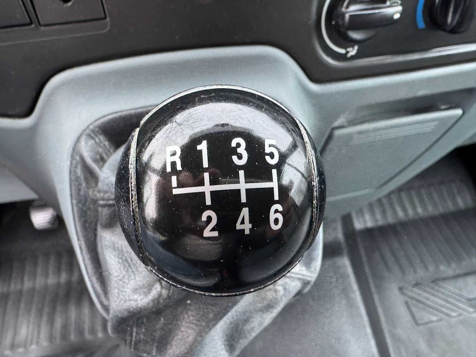 Ford Transit T330, 6 lugares +Divisória carga , teto alto