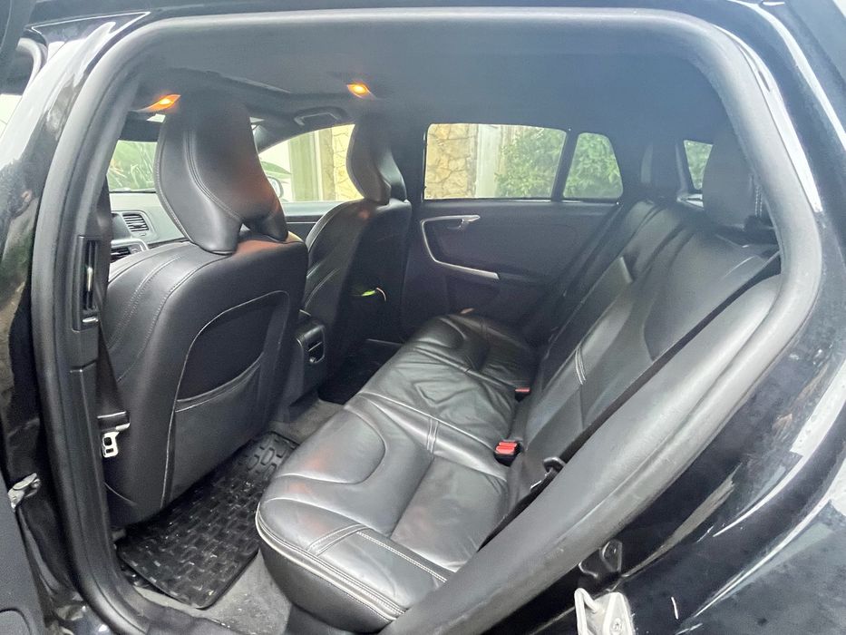 Volvo V60 R disigne Plugin 2014