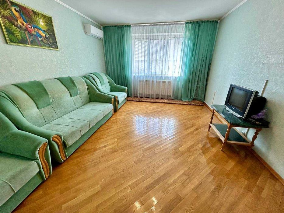 Добротний будинок в центрі м. Буча, цокольний поверх, газове опалення