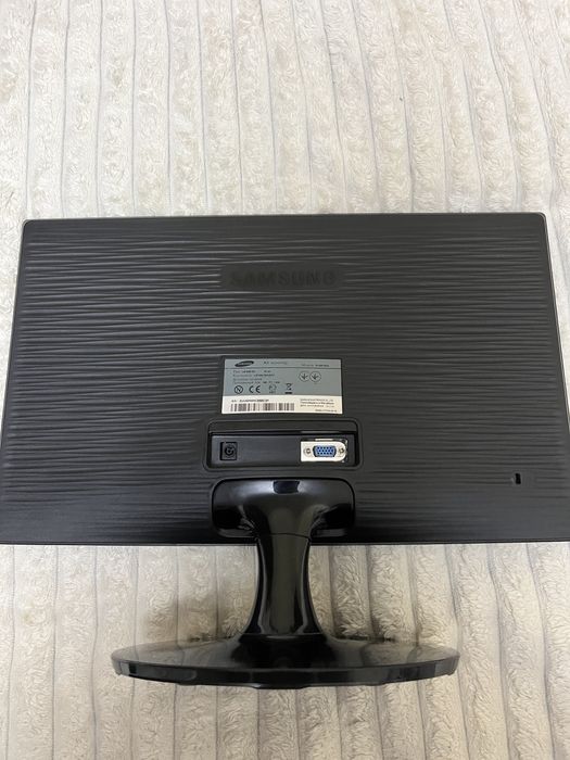 ЖК Монитор Samsung LED