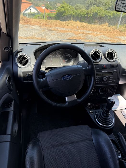 Ford fiesta 1.6 90cv sport van