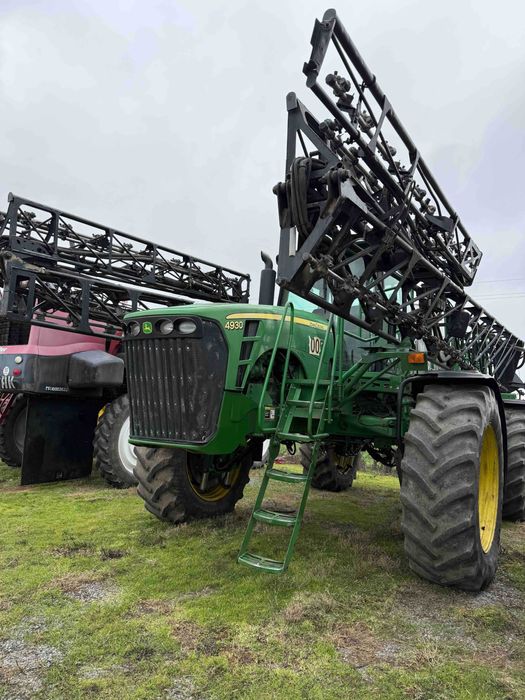 Обприскувач John Deere 4930