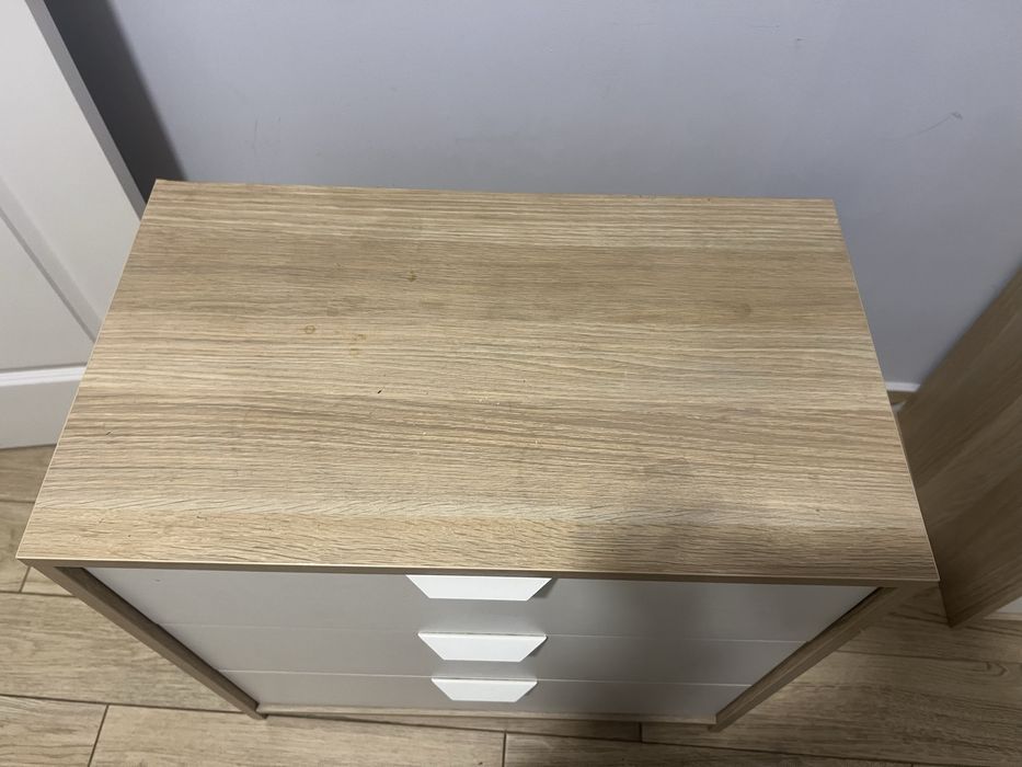 Cômoda Ikea bege/ branco