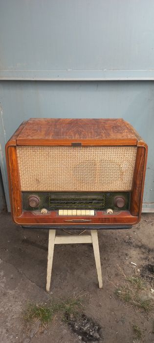 Радиола с проигрователем пластинок