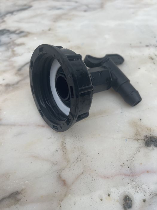 Depositos de 25 llitos com torneira propria