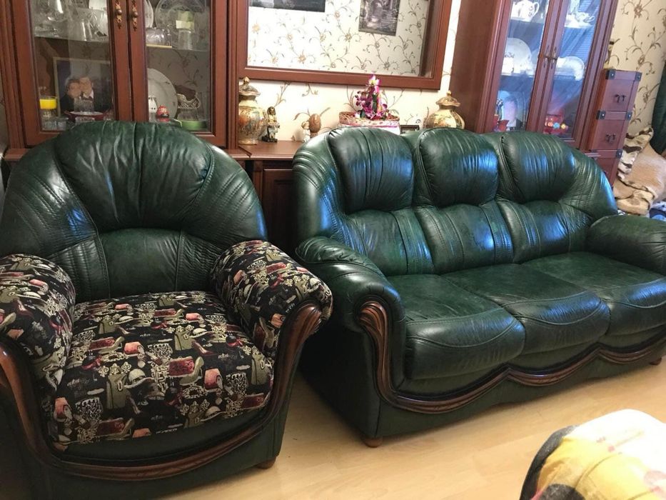 Шкіряний розкладний деван та кресло