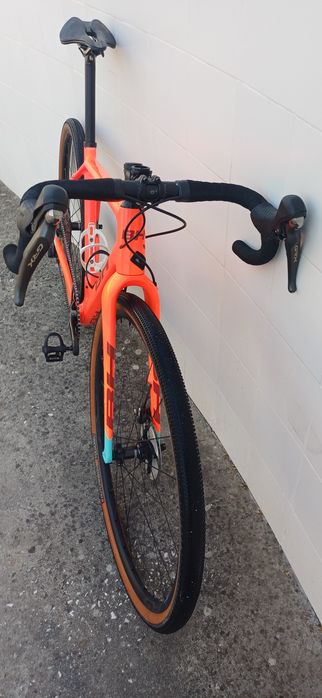 Bicicleta de Gravel BH EVO 3.0 GRX810 11HD VERMELHO  E AZUL