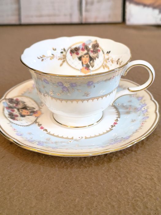 Chávena e pires da Avon Honor Society