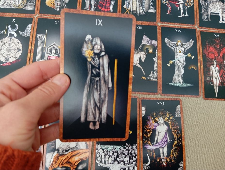 Tarot Dançando entre as sombras, Lo Scarabeo