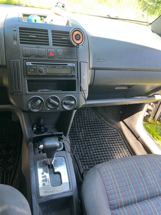 Volkswagen Polo 2008 1.4 бензин автомат
