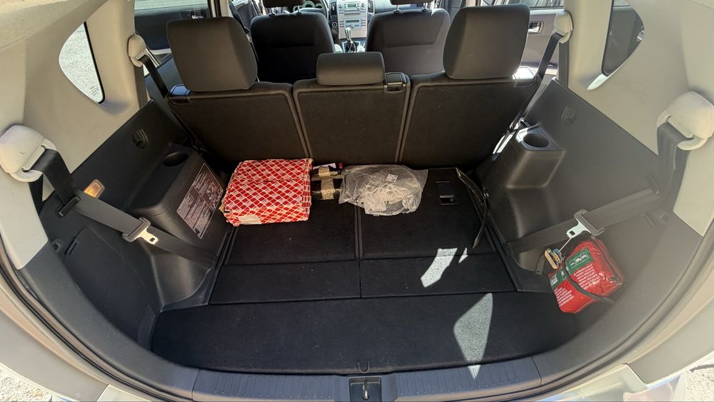 Toyota Corolla  Verso 2005