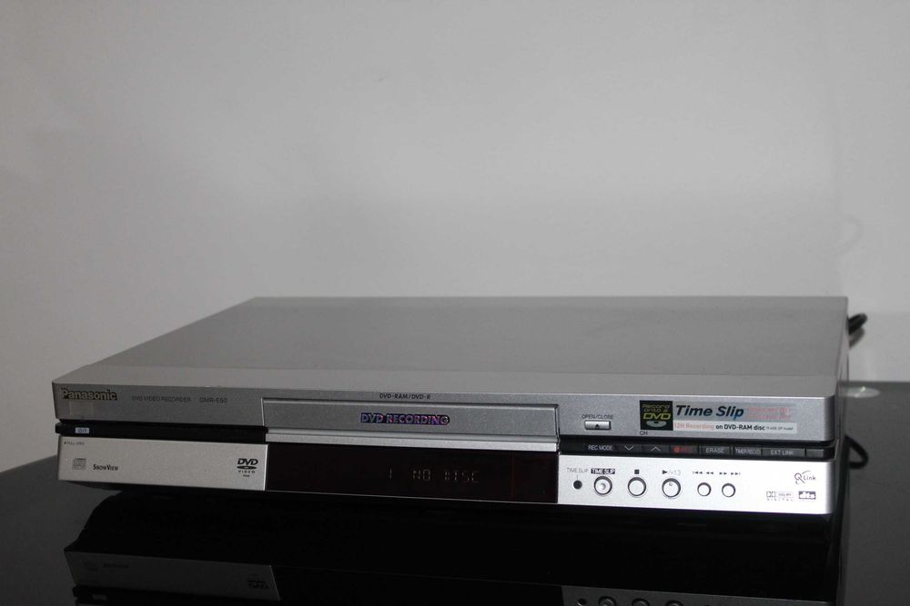 Panasonic DMR-E50 Nagrywarka odtwarzacz płyt DVD CD Pilot Wysyłka