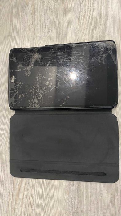 Черний планшет LG