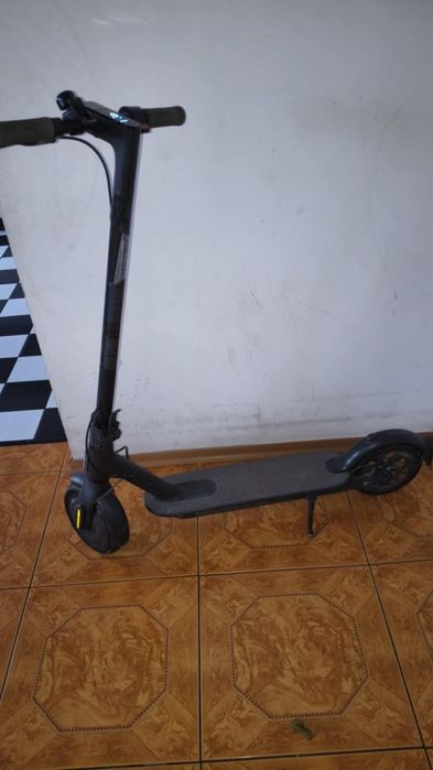 Hulajnoga elektryczna Xiaomi mi essential